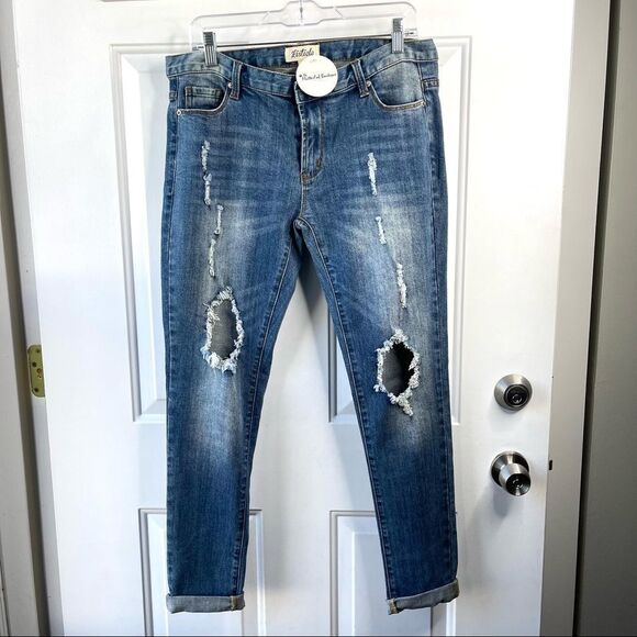 NWT Listicle Distressed Boutique Jeans Size Large - Picture 1 of 9